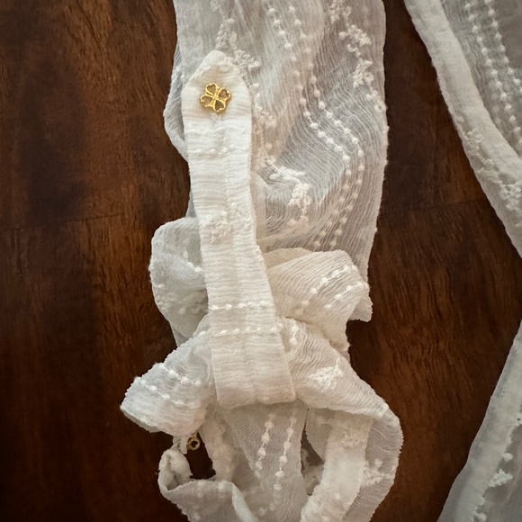 Tt Collection‎ Ivory Blouse - Size M. - Picture 8 of 13